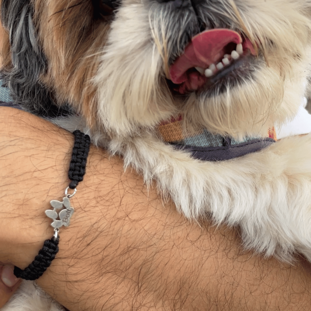 Personalized Paw Bracelet for Men – Keep Your Pet Close 🖤