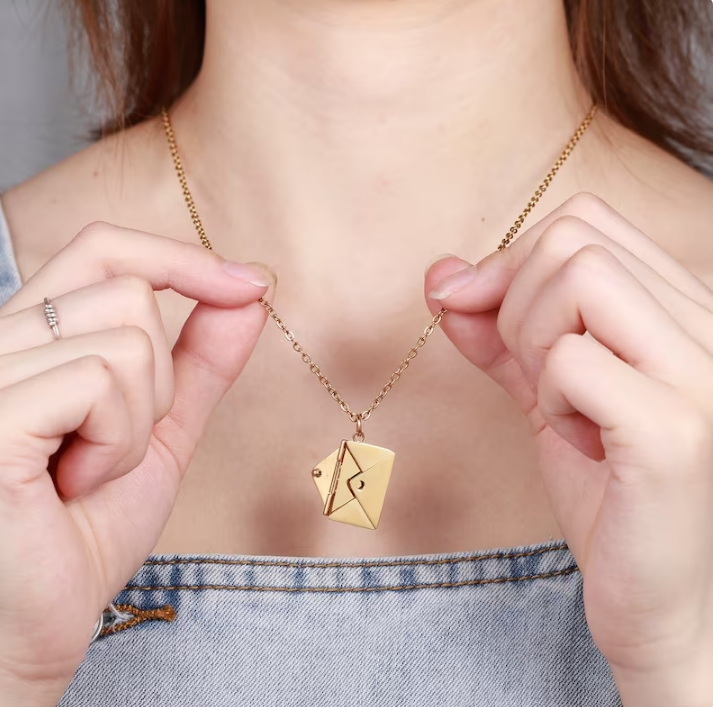 Roberto Coin Tiny Treasures Diamond Love Letter Necklace Pendant – NAGI